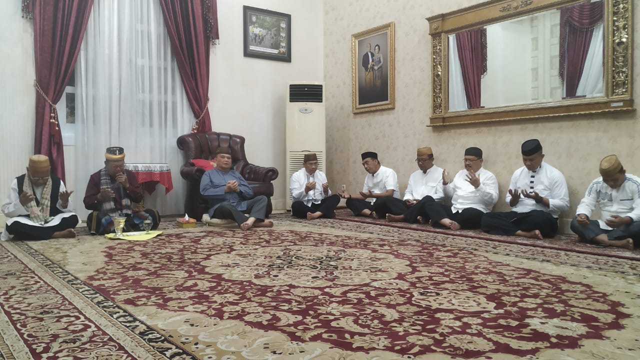 Pemerintah dan masyarakat Gorontalo gelar doa dan tahlilan untuk almarhum BJ Habibie