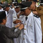 Lantik 75 Kades, Ini Pesan Nelson Pomalingo