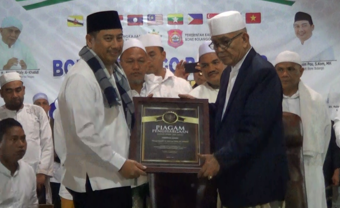 Ulama Sufi se-Asia Tenggara Gelar Zikir dan Kukuhkan Pengurus MPTT Bone Bolango