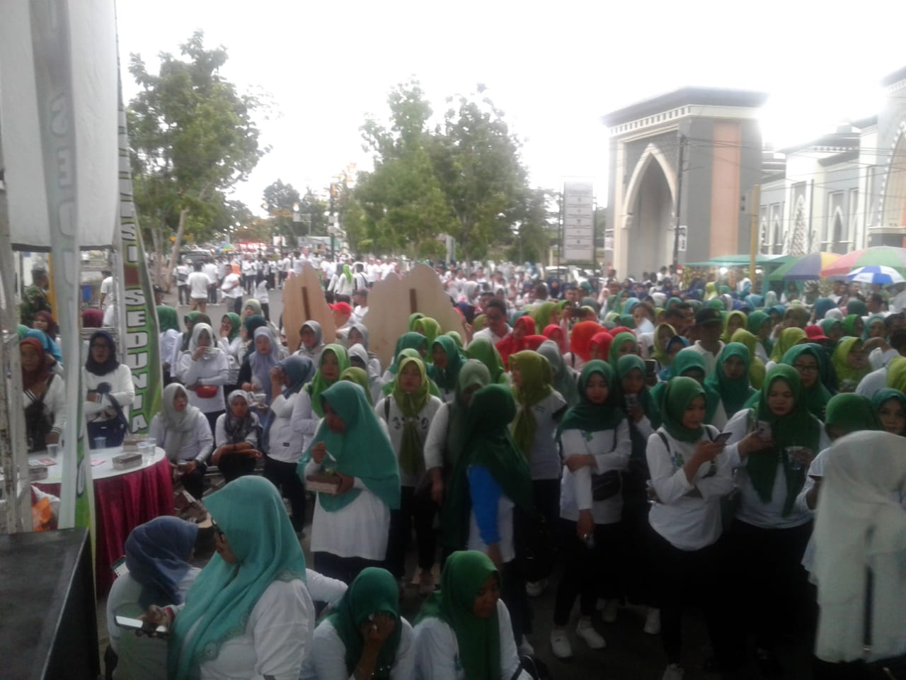 Ribuan Warga Meriahkan Puncak Kegiatan Hari Anti Korupsi di Kabupaten Gorontalo.