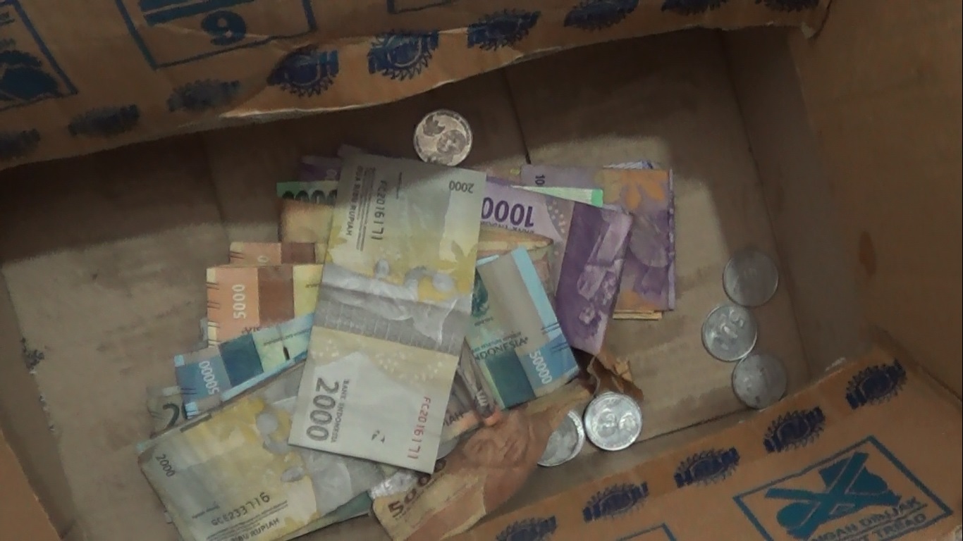 Warga Kumpulkan Sumbangan Untuk Membantu Pemda Gorut Lunasi Tagihan Listrik.