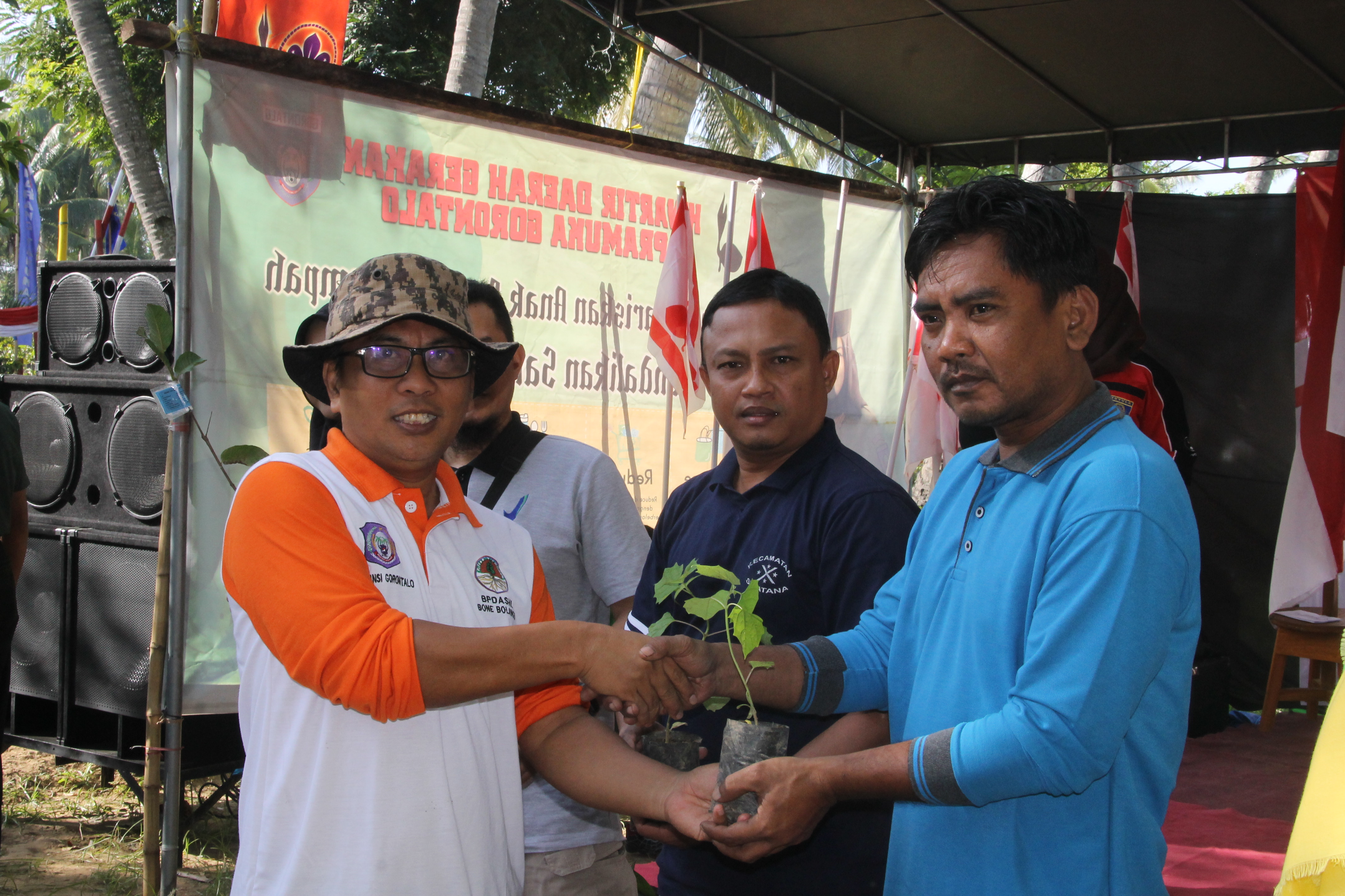 Penanaman 2300 bibit pohon di bantaran sungai Bulango.