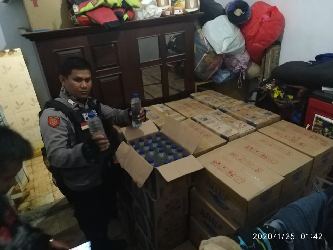 Polres Gorontalo Kota Amankan 1440 Botol Cap Tikus Disalah Satu Rumah di Kompleks Perumahan Civika
