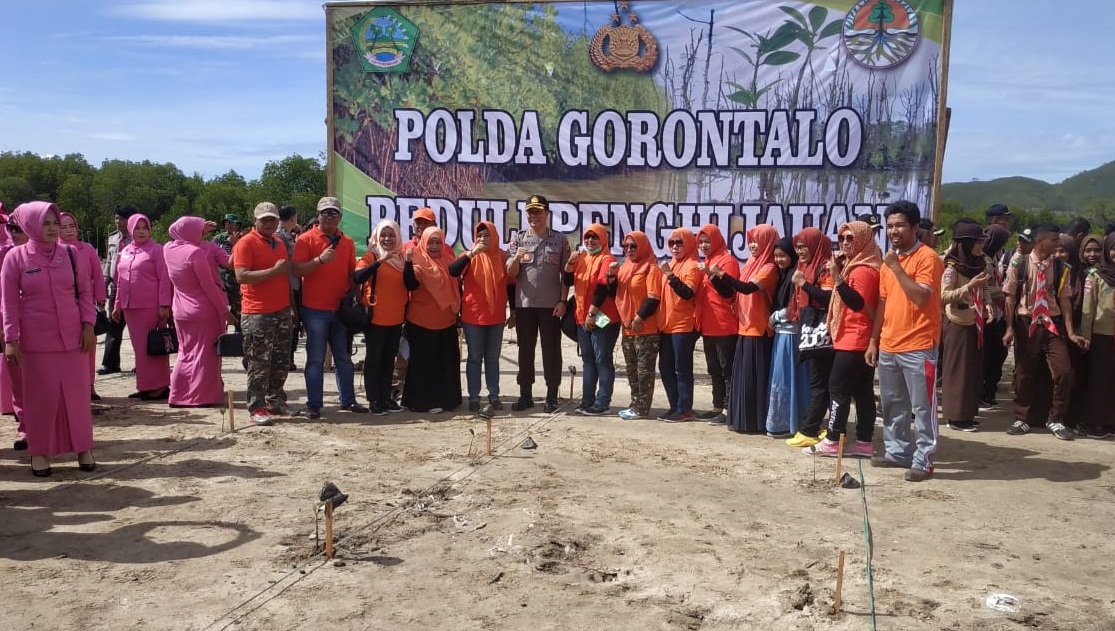 Cegah Bencana Alam, Polda Gorontalo Tanam 7.000 Bibit Pohon di Gorontalo