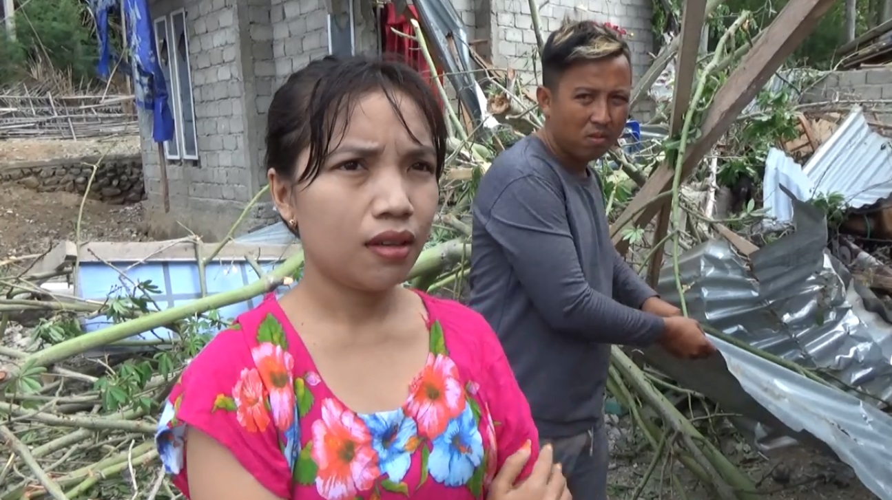 Tertimpa Pohon, Sebuah Rumah dan Bangunan Sekolah di Kabila Bone Rusak Parah