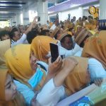 Honorer ; Apapun yang Dikatakan Orang Tentangmu, Kau tetap Pahlawan Kami