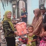 Peduli Korban Kebakaran di Bongomeme, Idah Syahidah Ikut Serahkan Bantuan