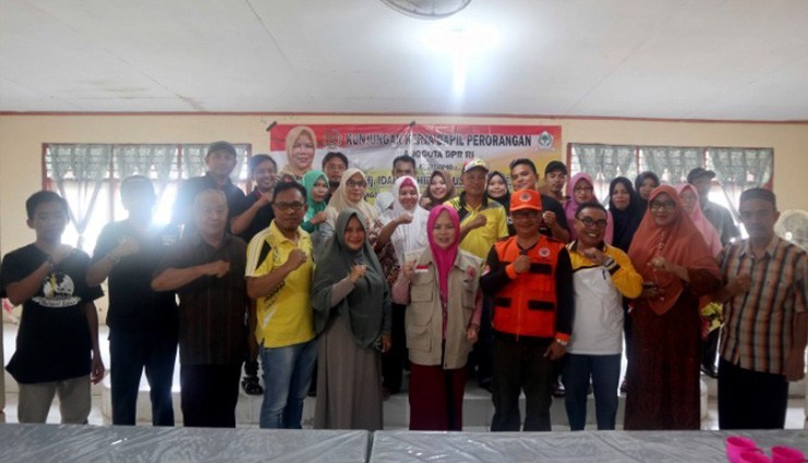 Berkunjung di Daerah Rawan Banjir, Idah Syahidah Minta Warga Jangan Buang Sampah di Sungai