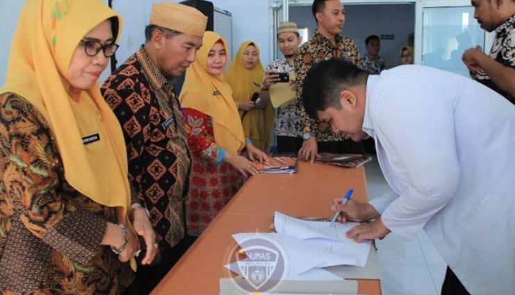 Sekdaprov Saksikan Teken Perjanjian Kerjasama Dokter Spesialis Di RS Ainun