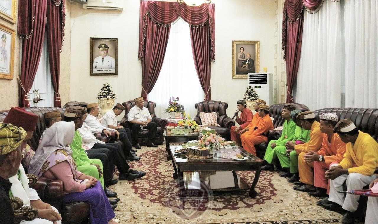 Gubernur Gorontalo, Bangga dengan Pemangku Adat di Gorontalo