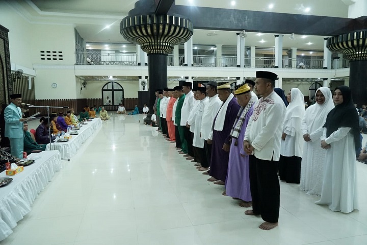 Bupati Gorontalo Kukuhkan Pengurus Masjid Baiturrahman Masa Bakti 2020 – 2023