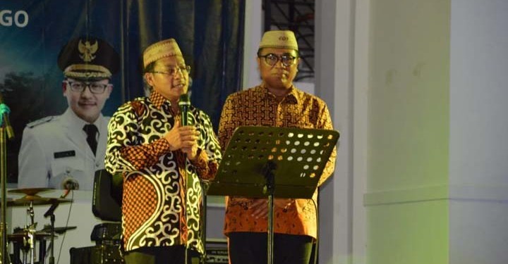 Wali Kota Malang Disambut Dengan Adat Mopotilolo di Bone Bolango