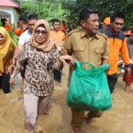 Bantuan untuk korban banjir di kabupaten Gorontalo.