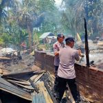 Tim SAR Ilato Bantu Padamkan Kebakaran Rumah di Kecamatan Tabongo