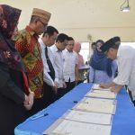 Bupati Hamim Pou Anggarkan 2 Miliar Beasiswa Bagi 613 Mahasiswa Bone Bolango