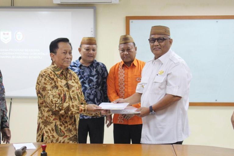 Gubernur Gorontalo Perpanjang Kerjasama dengan SMA Dwiwarna Bogor