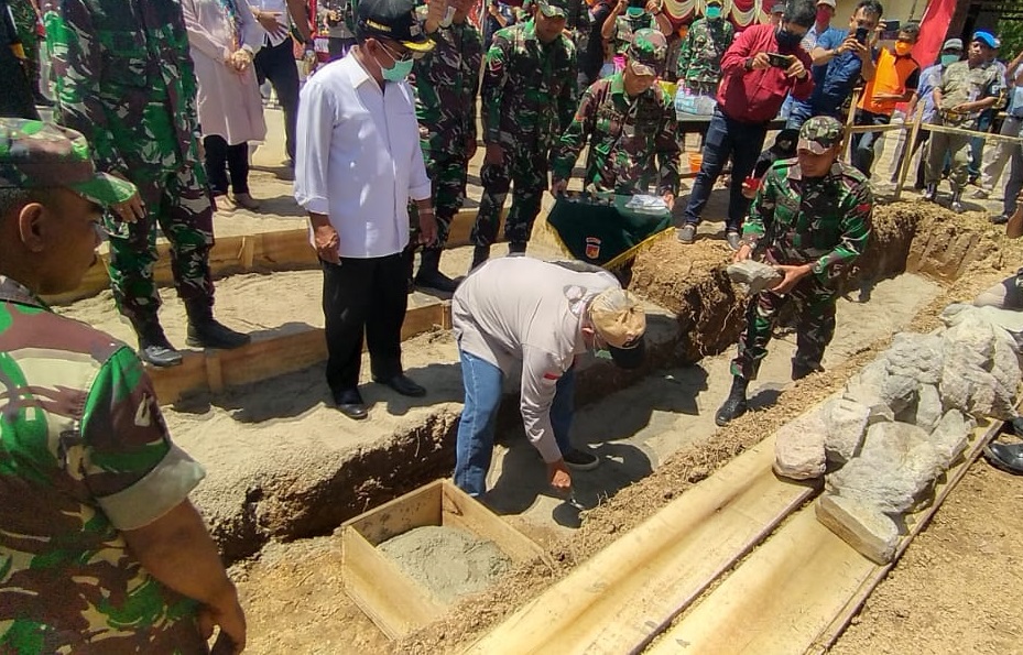 Gubernur Gorontalo Melakukan Peletakan Batu Pertama Pembangunan Kodim Boalemo