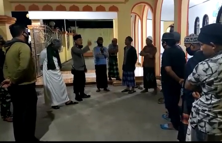 Kapolsek Dungingi ajak jamaah sholat di rumah-dulohupa.id-