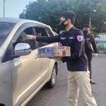 cegah penyebaran covid-19, mahasiswa kesehatan masyarakat bagikan 1000 masker gratis