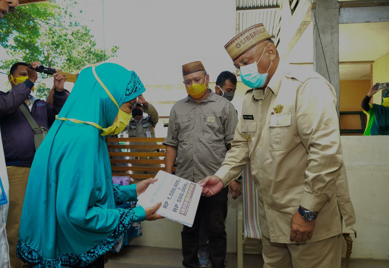 455 Orang Lansia Provinsi Gorontalo Terima Bantuan dari Kemensos RI