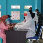 penumpang KM Perintis Overtop diperiksa kesehatan-dulohupa.id-