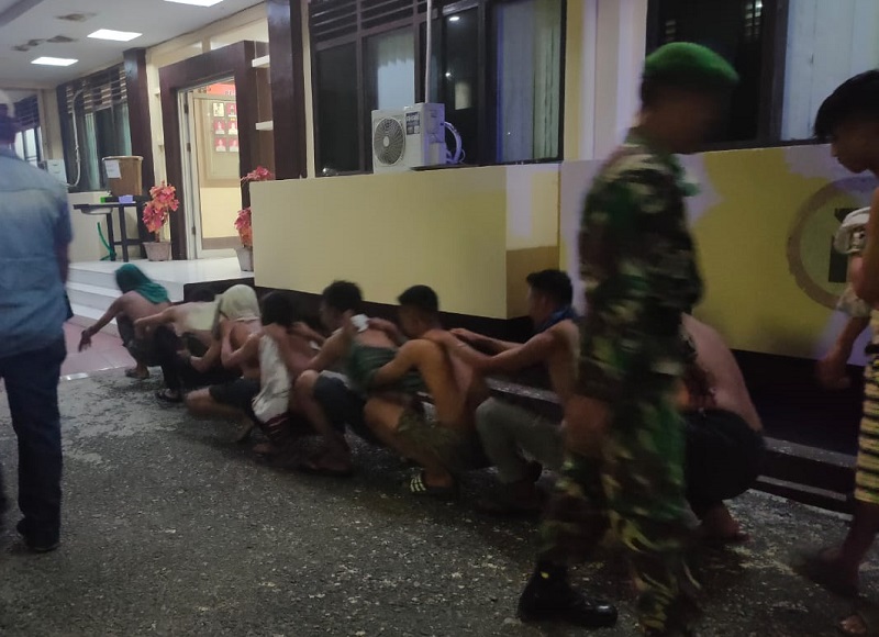 Kedapatan Konsumsi Miras, Sembilan Remaja di Heledulaa Selatan Diamankan Petugas