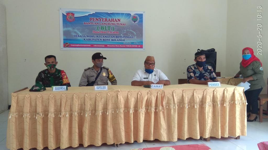 Pemdes Luwohu Serahkan BLT Masyarakat
