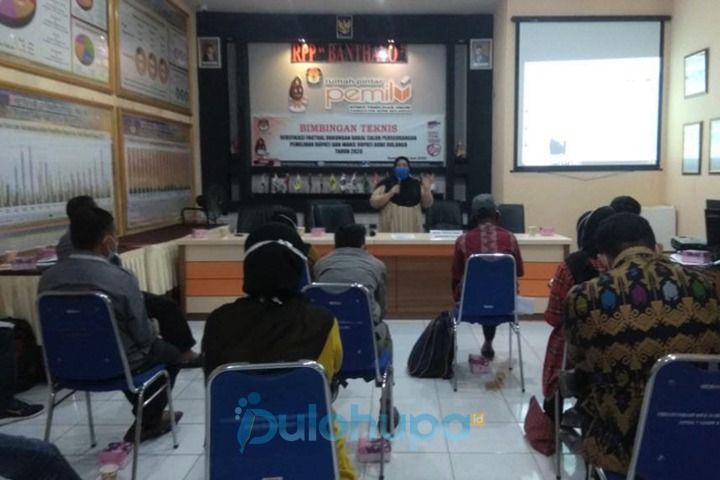 KPU Gelar Bimtek Verfak Kepada PPK Se-Bonebol