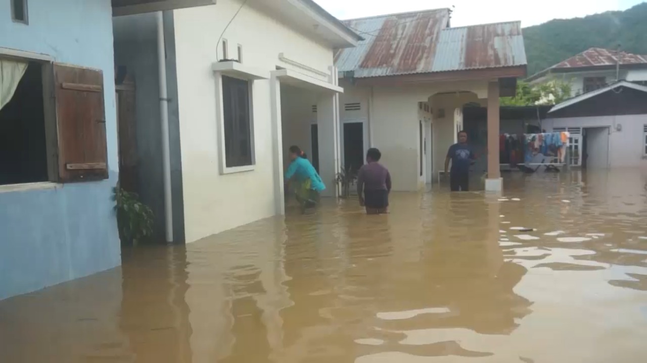Ratusan Rumah di Kota Gorontalo Masih Direndam Banjir