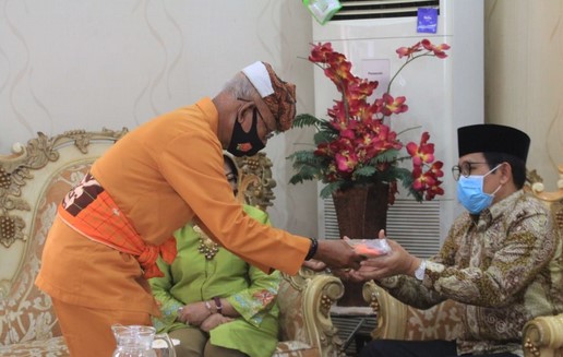 Menyambut Mendes PDTT di Gorontalo dengan Prosesi Adat