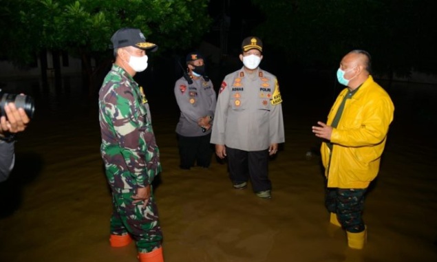 gubernur-gorontalo-tangani-banjir