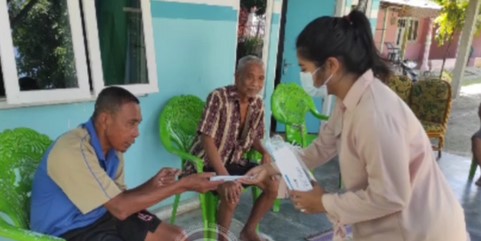 Diberi Masker Oleh Gubernur Gorontalo, Begini Reaksi Masyarakat