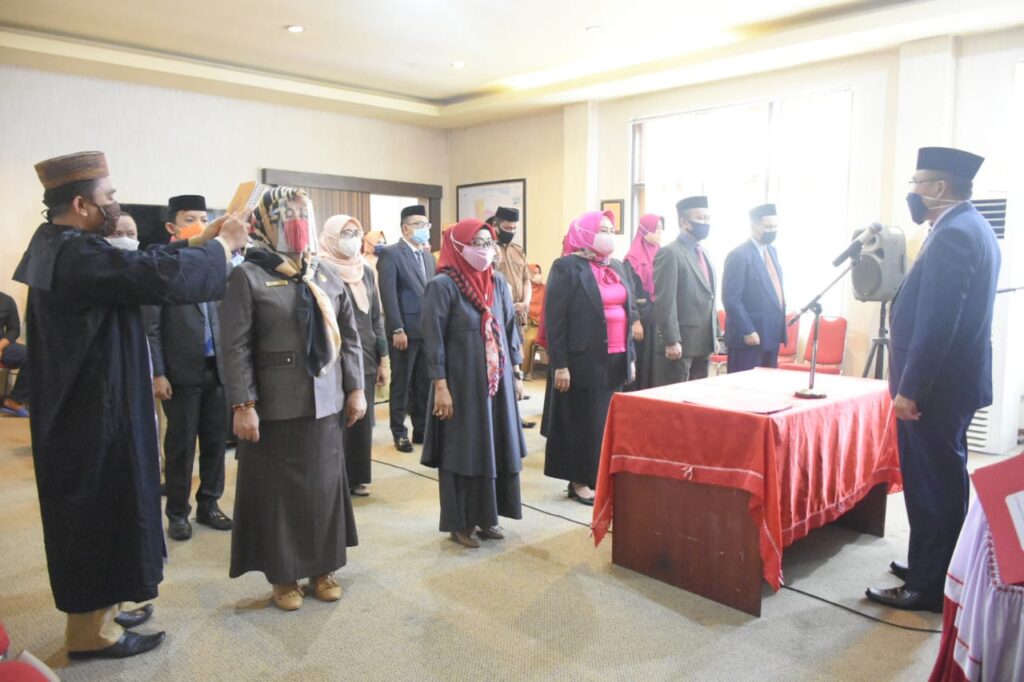 Wabup Anas Lantik 27 Pejabat Eselon II dan III