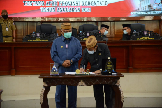 Badan Keungan Pemprov Serahkan Ranperda APBD 2021 ke Kemendagri