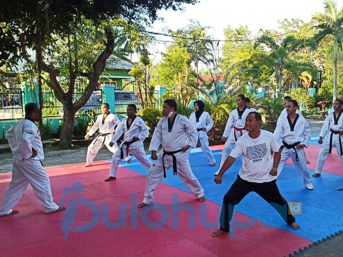 Anggota PPLP Teakwondo Gorontalo Tetap Latihan Meski di Tengah Pandemi