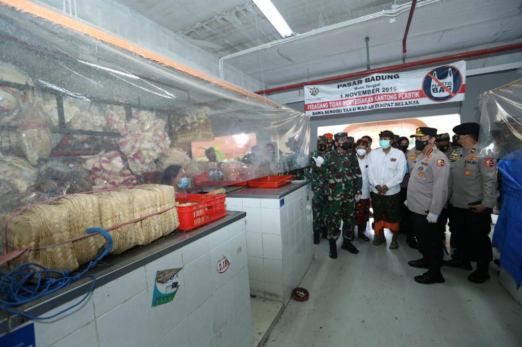Kapolri dan Panglima TNI Kunjungi Dua Pasar di Denpasar