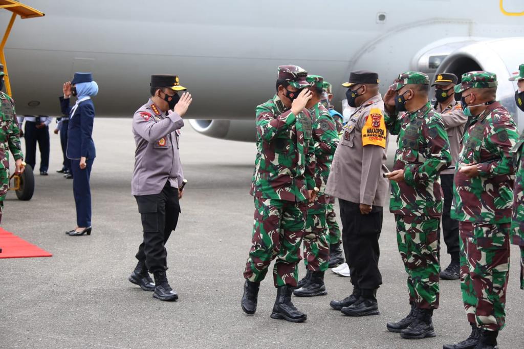 Kuker ke Papua, Panglima TNI dan Kapolri Bakar Semangat Prajurit Nemangkawi