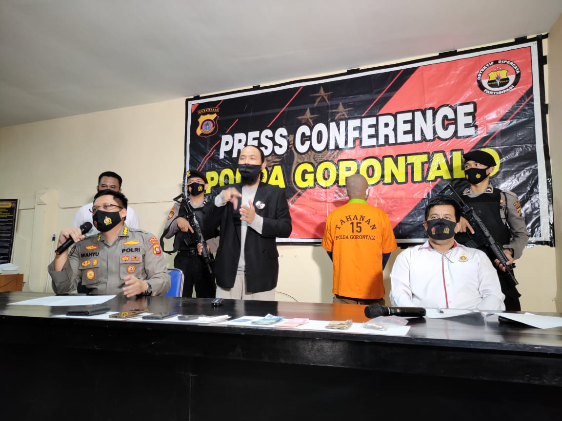 Polisi Meringkus Penipu dengan Modus ‘Bisikan Gaib’