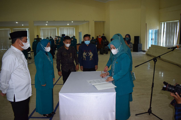 Melihat Pelantikan Ketua TP PKK Bone Bolango oleh Idah Syahidah