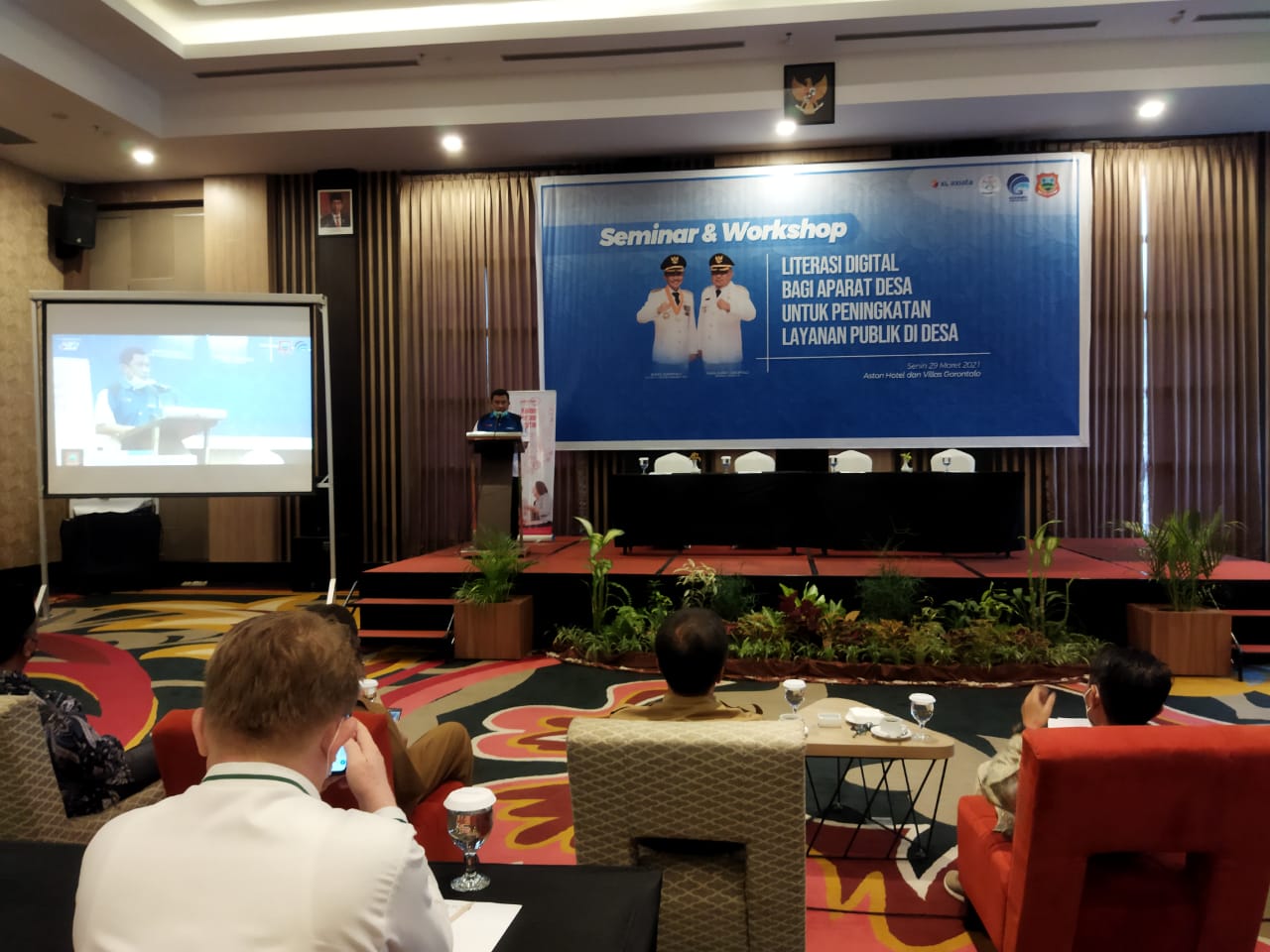 Nelson Pomalingo Akan Upayakan Jaringan Telepon di Desa Terpencil