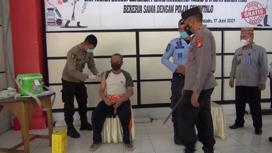 Ratusan Warga Binaan Lapas Gorontalo Ikut Vaksinasi Covid-19