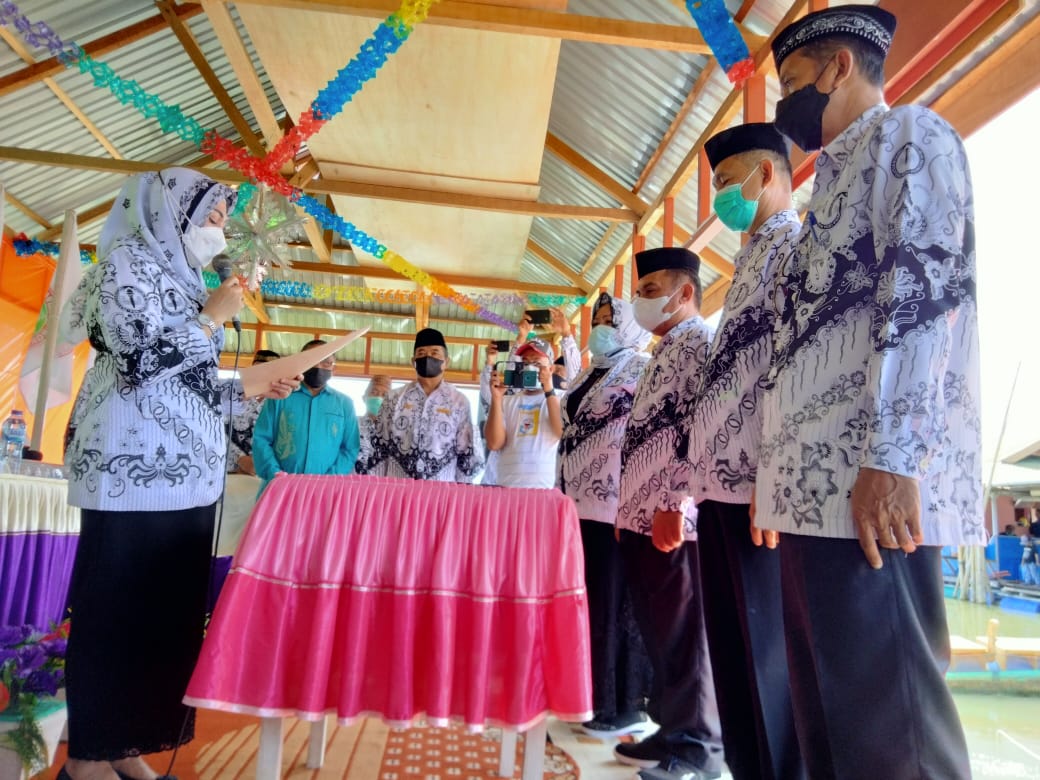 Lantik Pengurus PGRI, Fory Minta Guru Wujudkan Merdeka Belajar