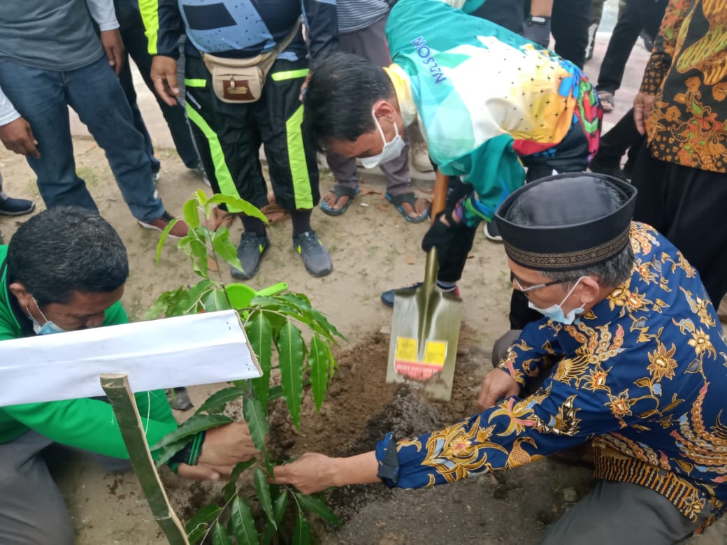 Jaga Kelestarian Lingkungan, Setiap HUT ASN Kabupaten Gorontalo Wajib Tanam 10 Pohon