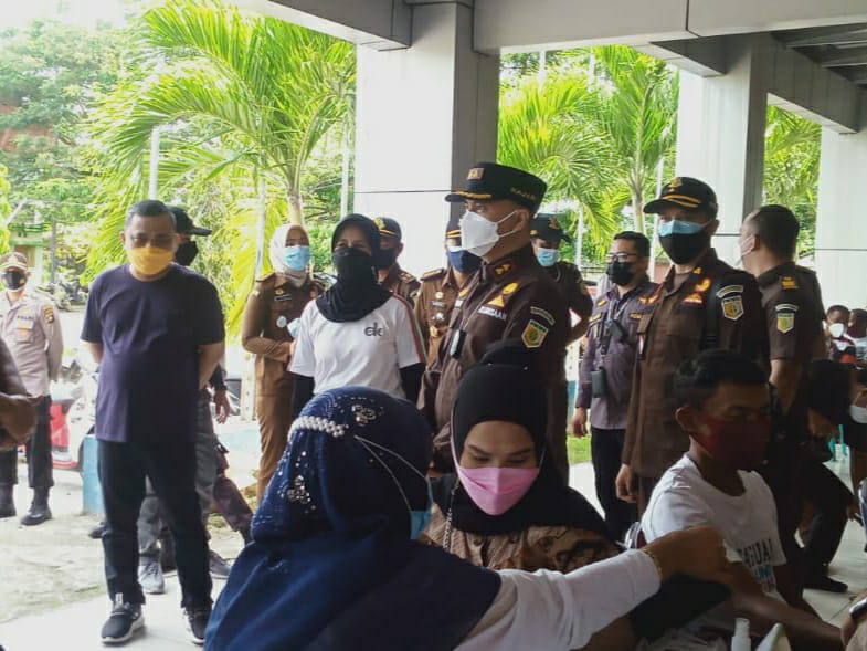 Hendra Hemeto Apresiasi Vaksinasi yang Dilakukan Kejari Limboto