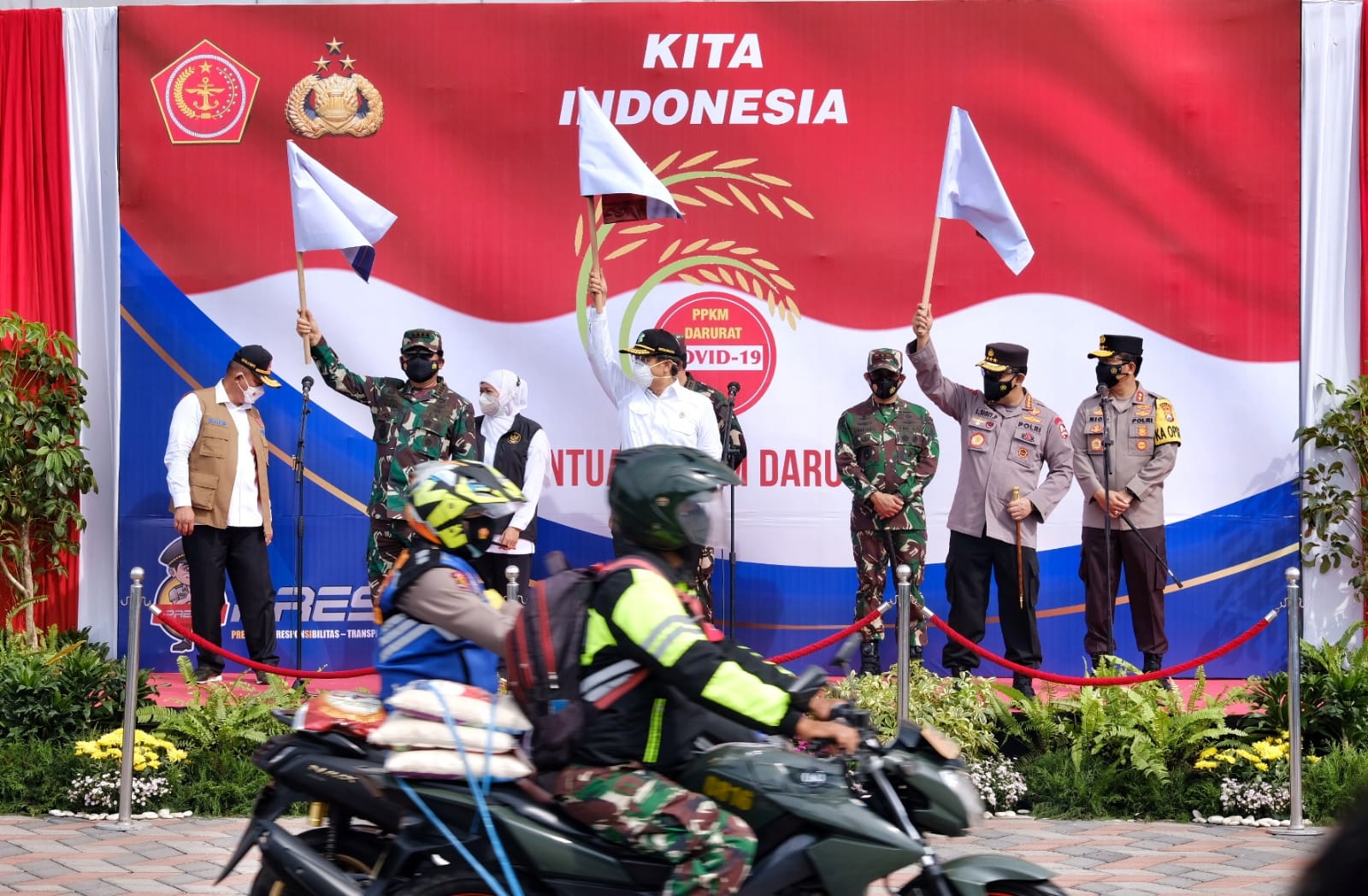 Tindaklanjuti Instruksi Presiden, Kapolri Distribusikan Ribuan Bansos ke Seluruh Indonesia