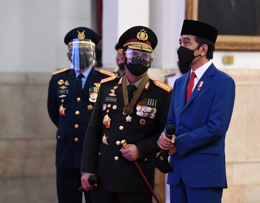 Presiden Kembali Wajibkan Pakai Masker di Luar Ruangan