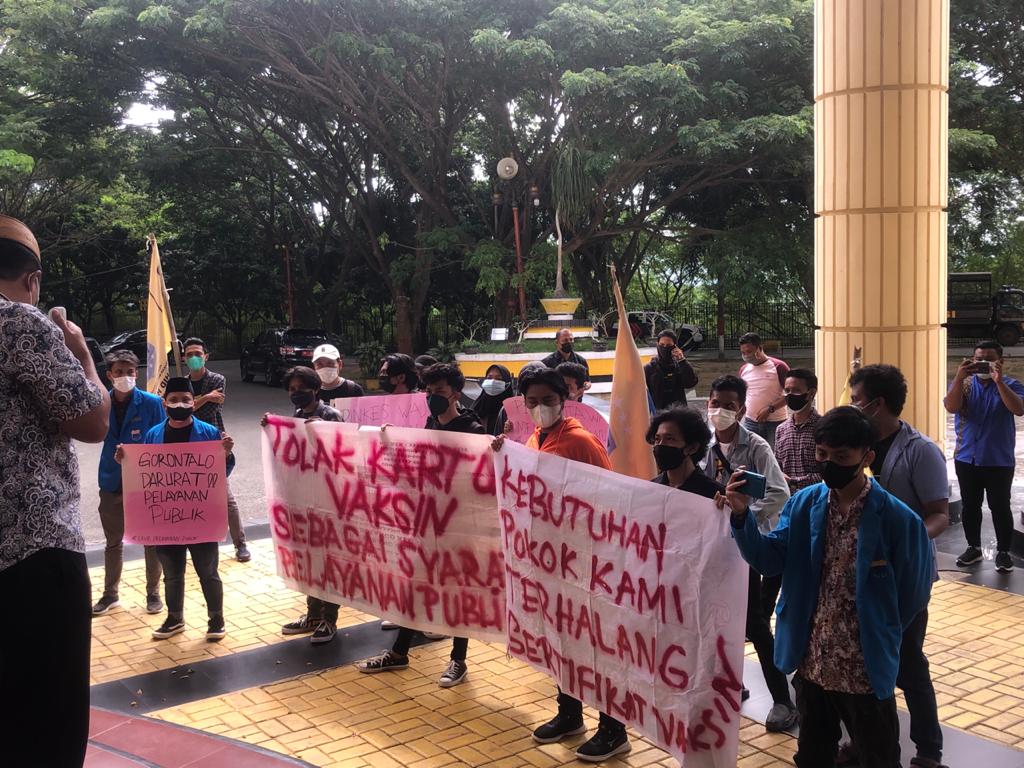 Protes Soal Kebijakan Kartu Vaksinasi, Aksi PMII Gorontalo Dibubarkan Polisi