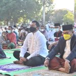 Wali Kota Gorontalo, Marten Taha saat salat Idul Adha/humas Pemkot Gorontalo