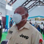 Gubernur Gorontalo Rusli Habibi saat di wawancarai setelah memberikan bantuan paket sembako di Kecamatan Paguat/Hendrik Gani