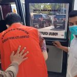 AHK saat memasuki mobil tahanan/humas